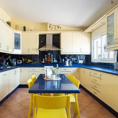 Casa de Férias Casa Almendra - Private Pool - Ocean View - Bbq - Garden - Terrace - Free Wifi - Child & Pet-friendly - 4 Bedrooms - 8 People